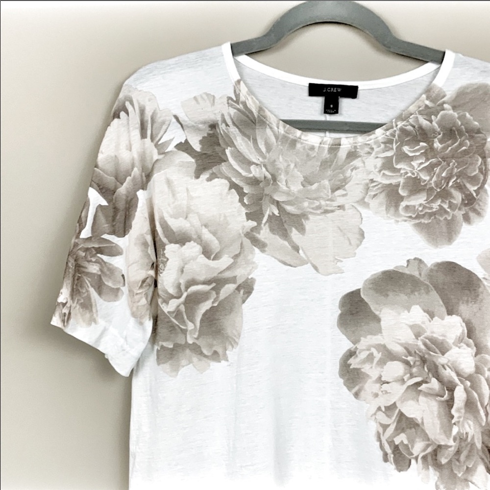 🌈5/$25🌈 J.crew floral white tee S NWOT